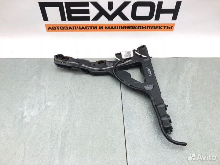 Кронштейн бампера задний правый Land Rover Range