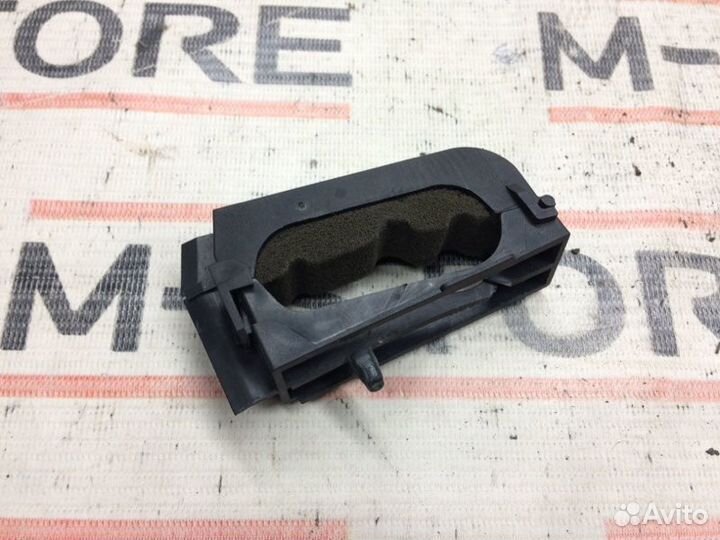 Крепление трубок Audi Q5 8R cdnc 2009