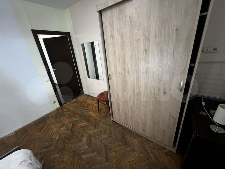 Комната 12 м² в 5-к., 1/12 эт.