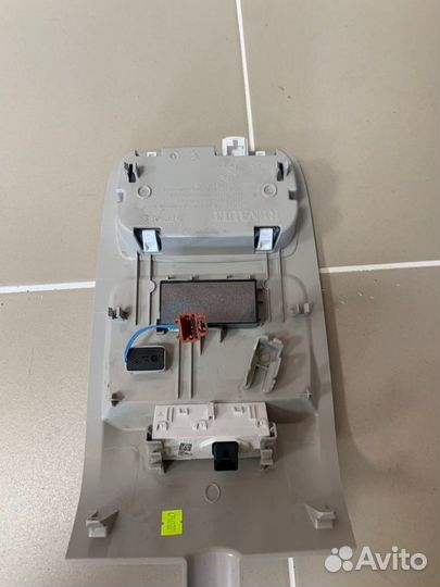 Плафон подсветки салона передний Renault Duster 2