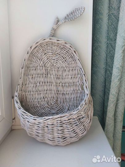 Корзина плетеная из бумажной лозы