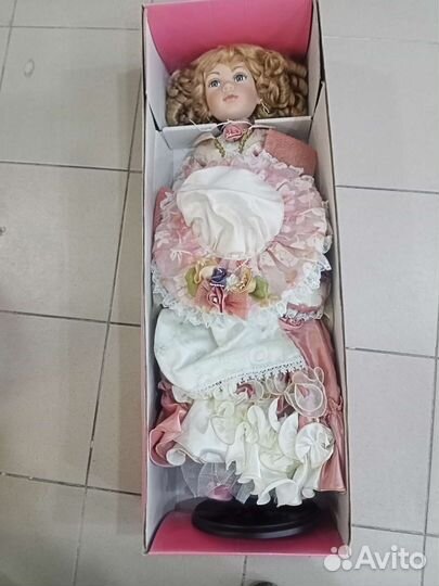 Кукла фарфоровая коллекционная клеймо