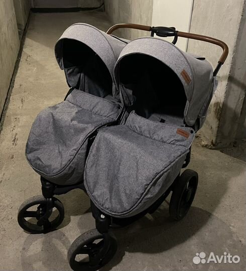 Коляска для двойни