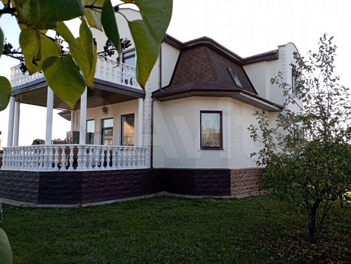 Дом 230 м² на участке 9,5 сот.