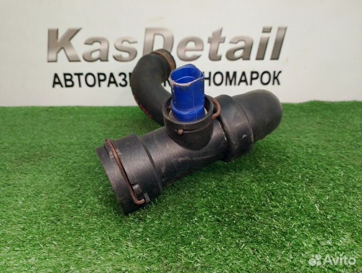 Патрубок радиатора Audi A6 C5 AGA 1997