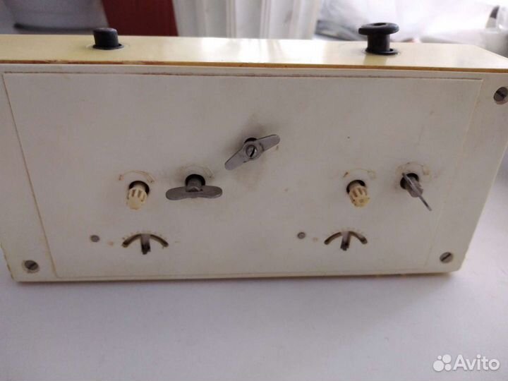 Часы шахматные янтарь