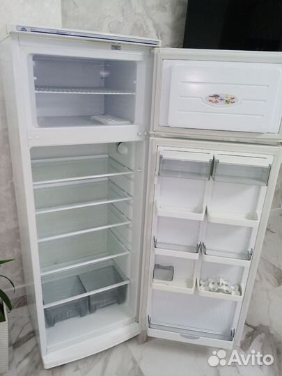 Продаю Холодильник Атлант