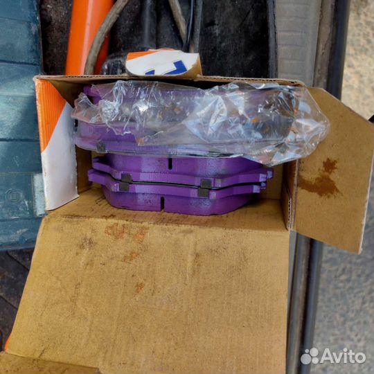 Тормозные колодки toyota rav4 передние