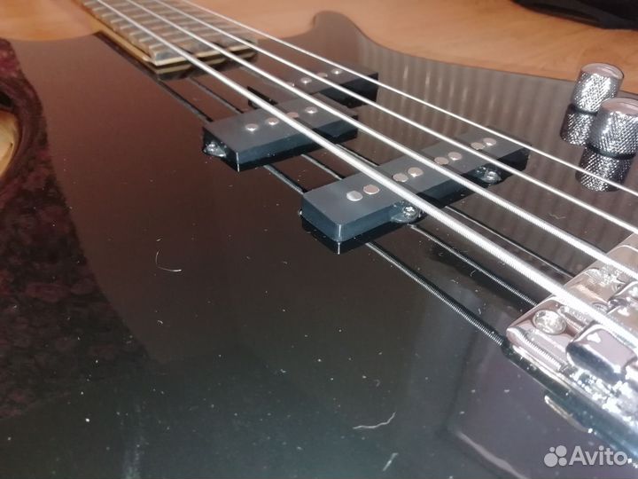 Активная бас гитара Ibanez GSR200