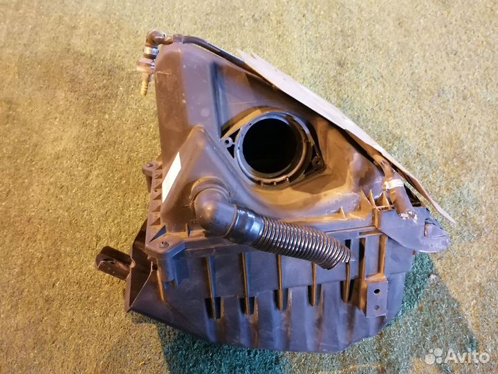 Корпус воздушного фильтра AMB 06B133837AJ Audi A4
