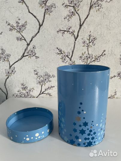 Коробка подарочная новогодняя