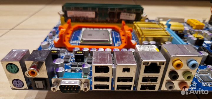 Плата Gigabyte AM2+ Проц Athlon X2-5000 + 4Гб DDR2