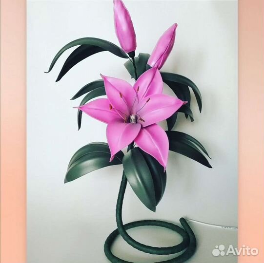 Ростовые цветы и светильники