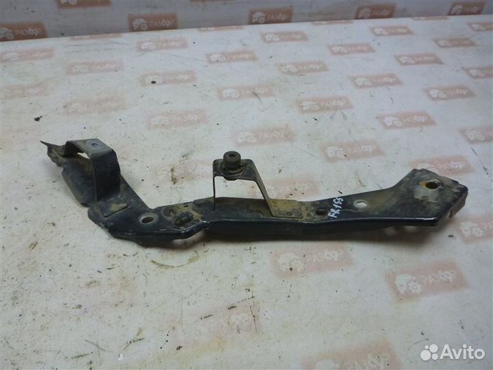 Кронштейн передний правый Renault Fluence L30R K4M