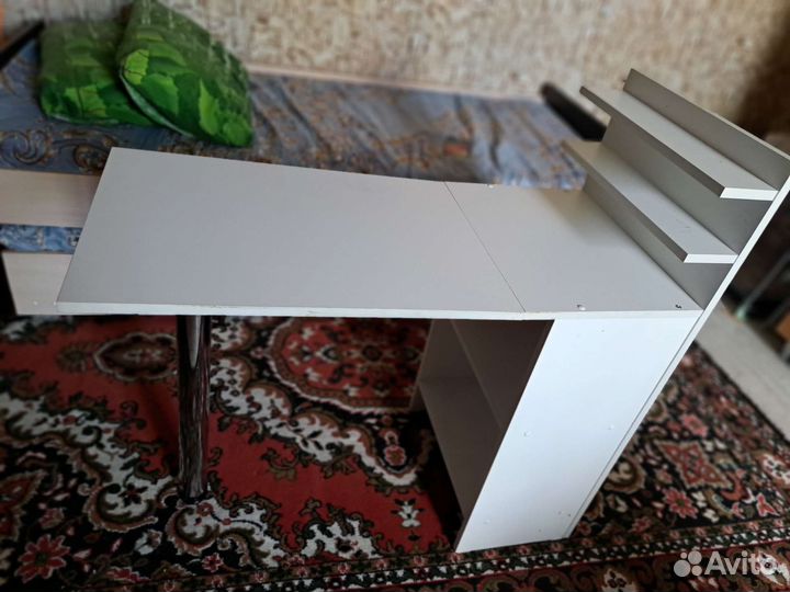 Стол для маникюра бу