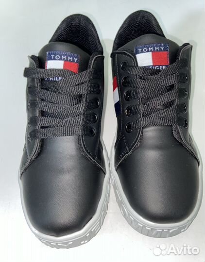 Кроссовки tommy hilfiger 32
