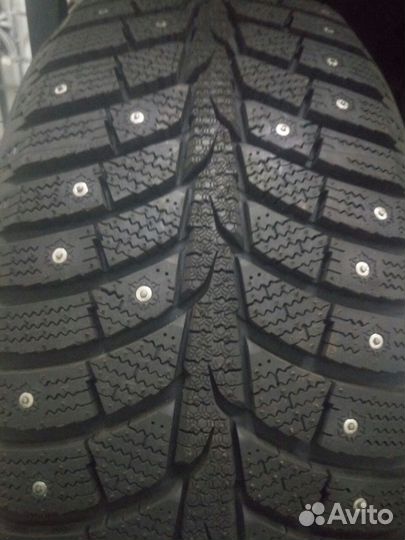 Laufenn I Fit Ice LW 71 215/50 R17 95T