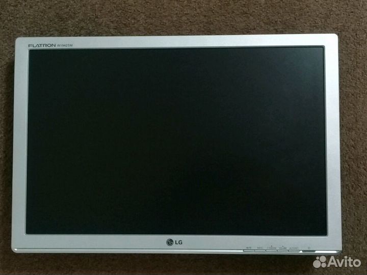 Монитор LG LCD 19