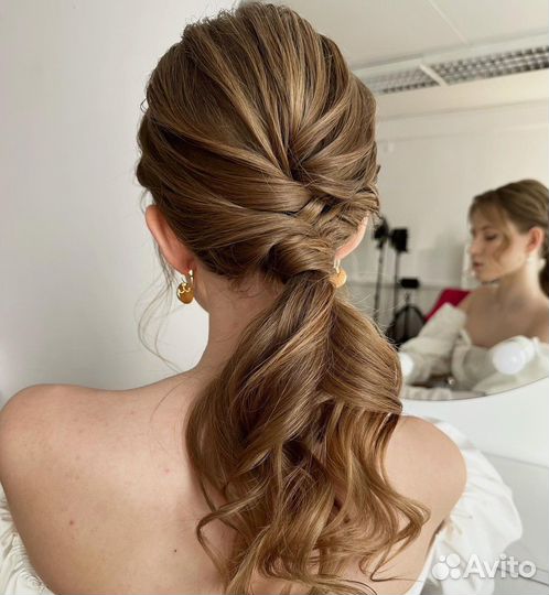 Модель для прически