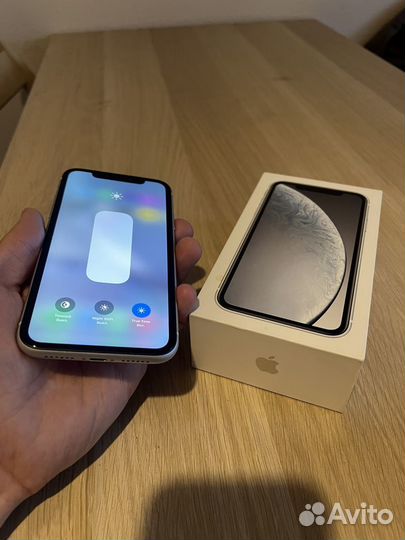 iPhone Xr, 64 ГБ