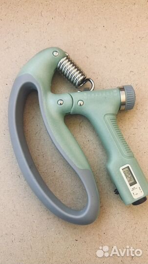 Эспандер кистевой регулируемый