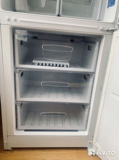 Холодильник indesit IBF 181 Хорошее состояние