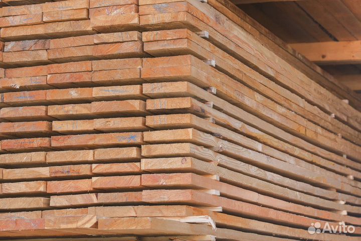 Сосновые доски, натуральность и экологичность в ка