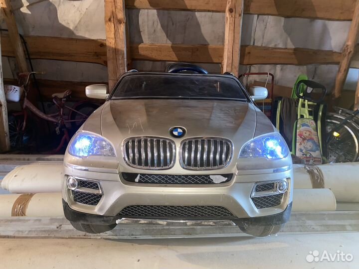 Игрушечная машинка с аккумулятором для детей