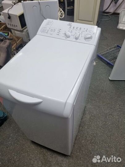 Стиральная машина с вертикальной загрузкой Indesit