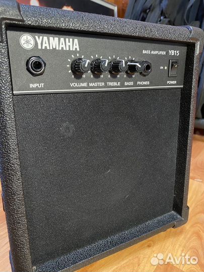 Комбик басовый Yamaha YB15