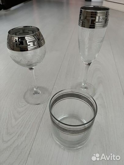 Фужеры разной емкости и стакан