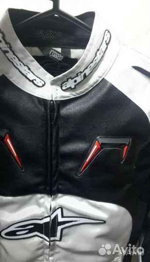 Мото Куртка чёрно белая мотокуртка с горбом Новая