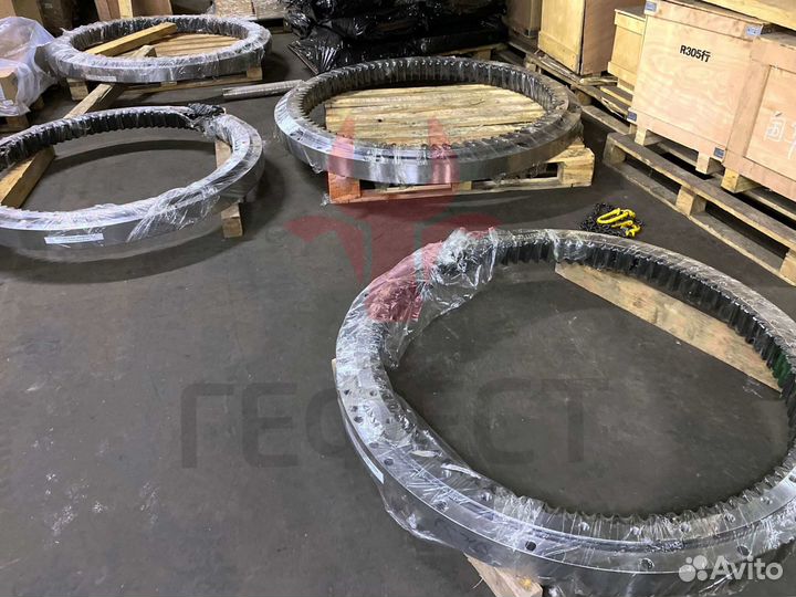 Опорно-поворотный круг Komatsu PC230LC-6