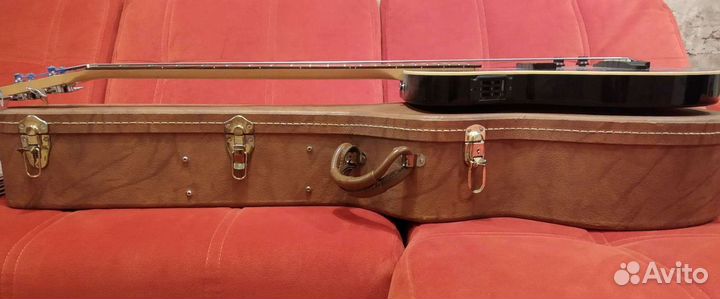 Бас гитара Yamaha BEX4 semi-hollow