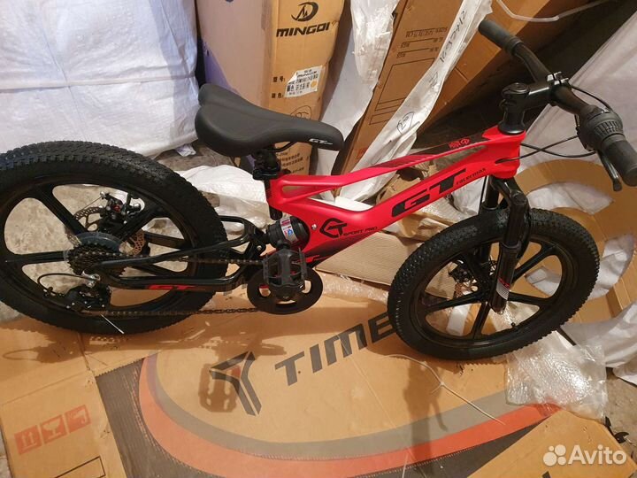 Велосипед на литых дисках, 20 дюйм, GT, алюминий