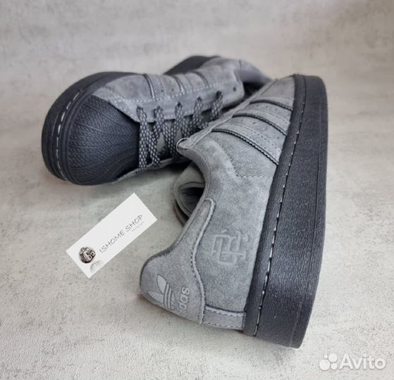 Кроссовки adidas superstar reigning champ