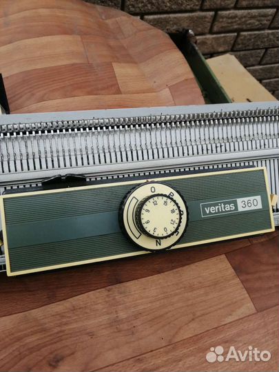 Продам вязальную машину Veritas 360