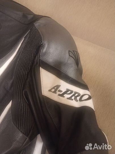 Мото куртка