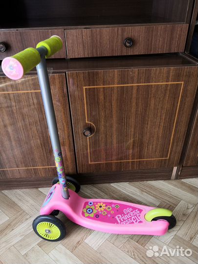 Самокат для девочки бу