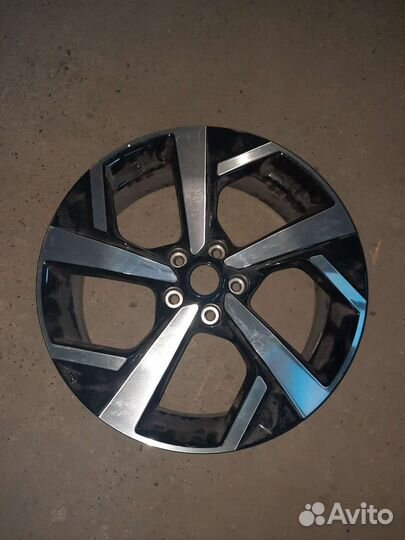 Один оригинал диск R19 на Ниссан Кашкай