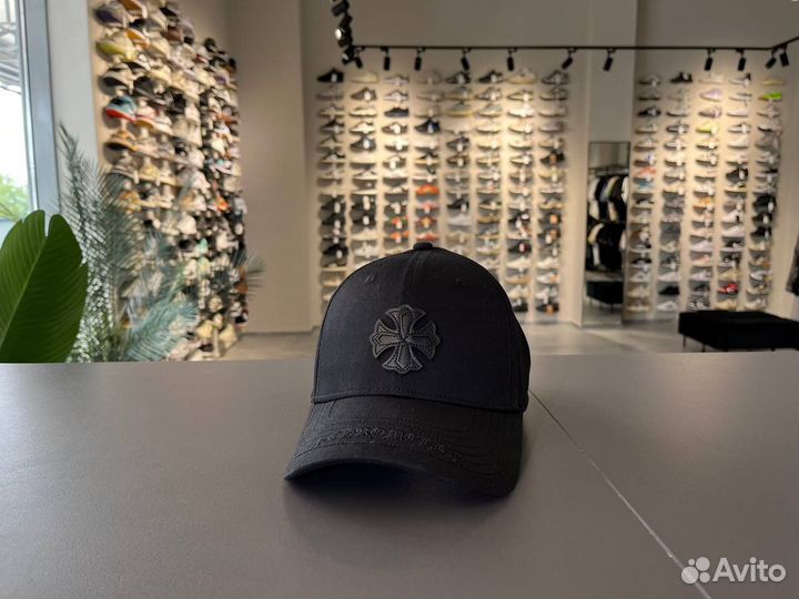 Бейсболка Chrome hearts в ТЦ Мега Молл