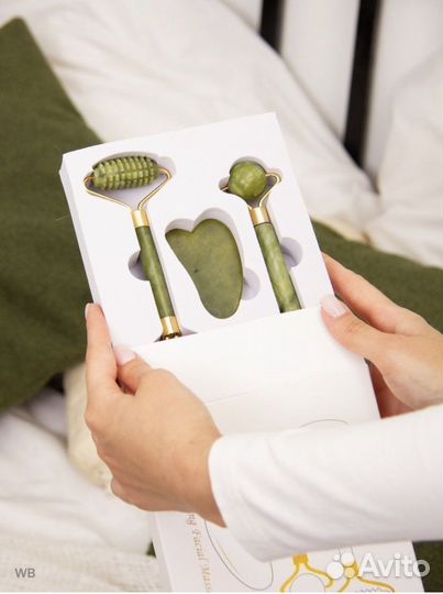 Массажер для лица нефритовый