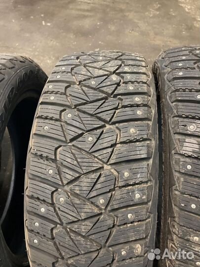 Goodyear Ultragrip 600 215/55 R17 98T