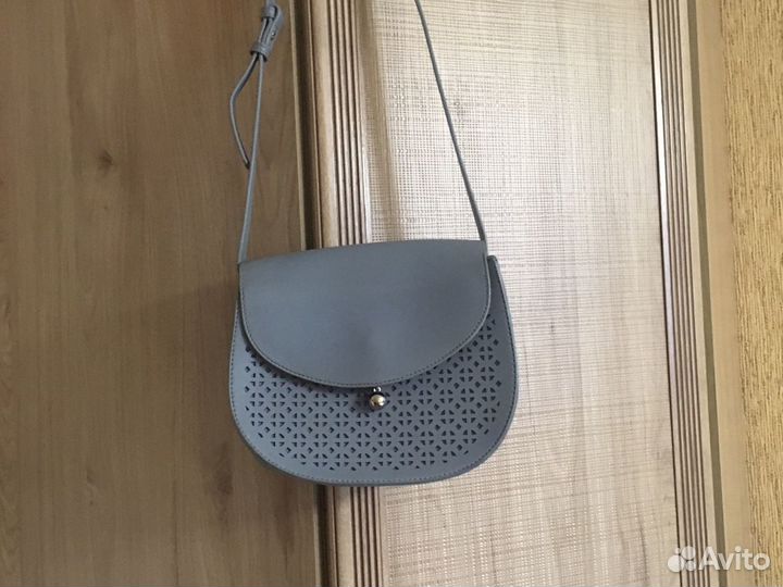 Сумка жен на длинном ремешке
