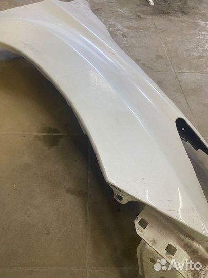 Крыло переднее правое mitsubishi pajero sport 3