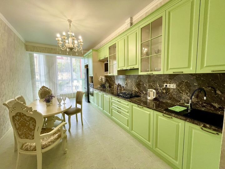 3-к. квартира, 100 м², 3/11 эт.