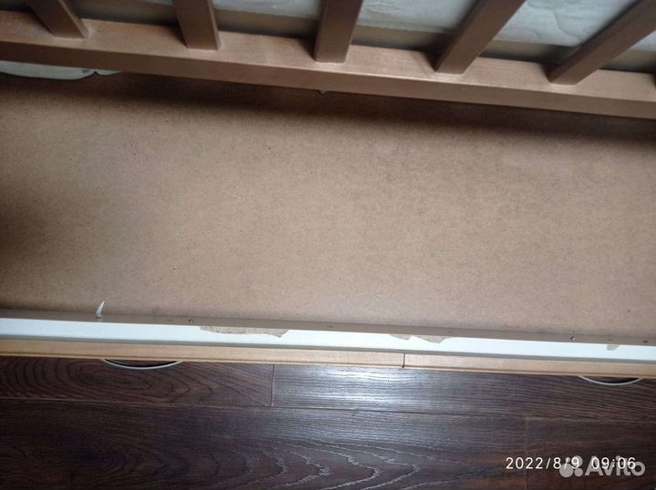 Детская кровать с поперечным маятником