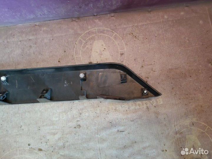 Накладка двери багажника Mitsubishi Outlander Xl