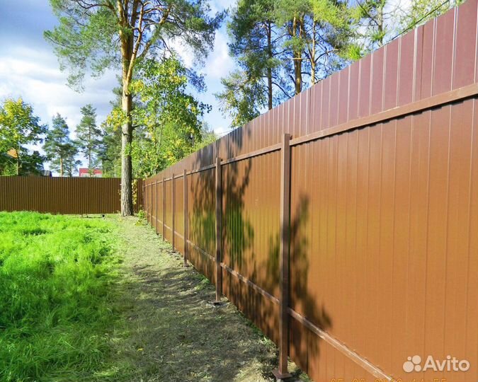 Заборы с калиткой из профнастила с установкой 1м