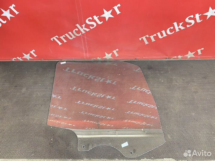 Стекло двери левой Volvo FH